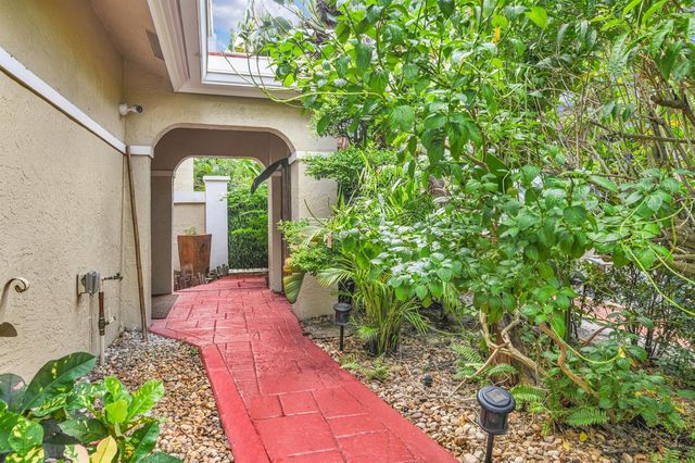 753 Villa Portofino Circle, Deerfield Beach, FL 33442