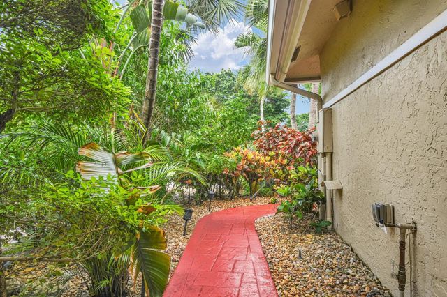 753 Villa Portofino Circle, Deerfield Beach, FL 33442