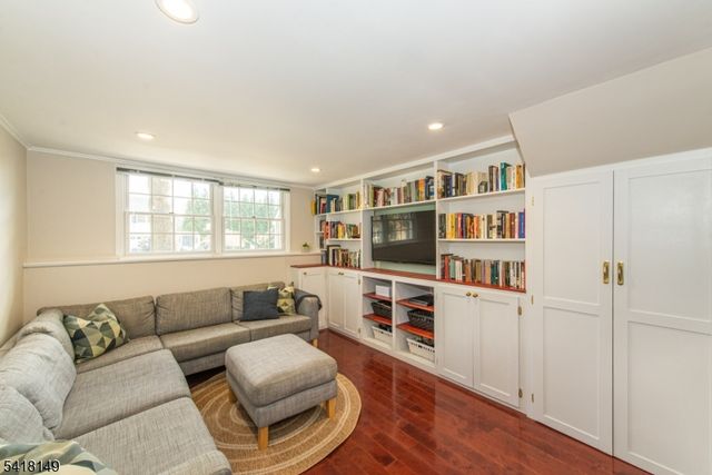 25 Continental Ave, Morristown Town, NJ 07960