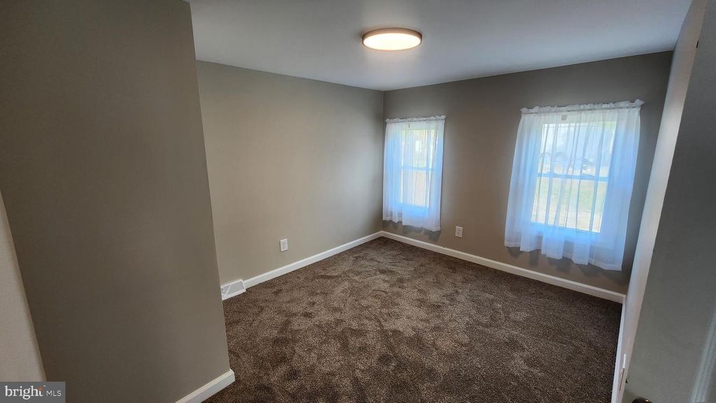 617 LOWER MILL RD, Pittsgrove, NJ 08318