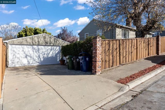 1828 Riverbank Ave, Castro Valley, CA 94546
