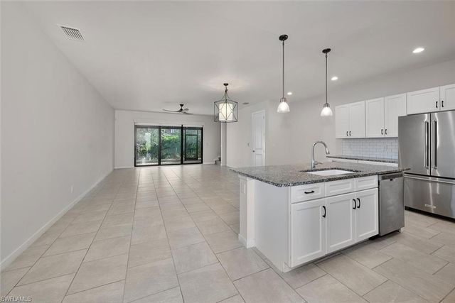 13010 Pembroke DR, Naples, FL 34105