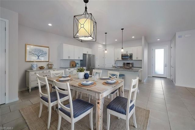 13010 Pembroke DR, Naples, FL 34105