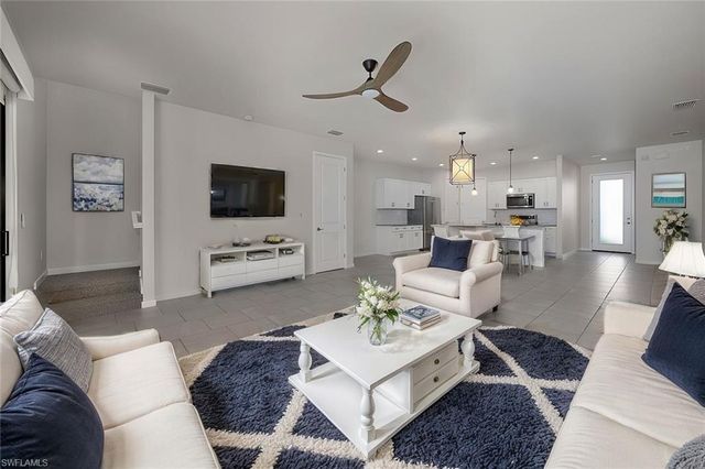 13010 Pembroke DR, Naples, FL 34105