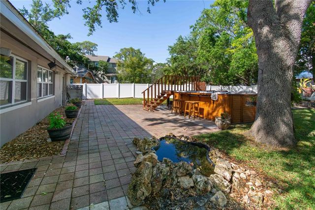 6801 5TH STREET N, St Petersburg, FL 33702