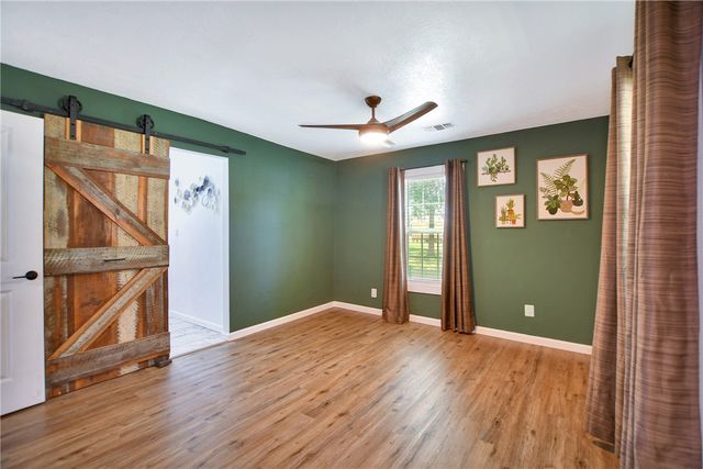3087 Johnson Lane, Madisonville, TX 77864