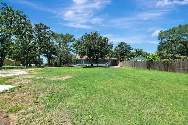 3087 Johnson Lane, Madisonville, TX 77864