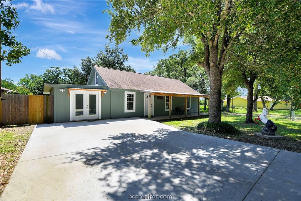 3087 Johnson Lane, Madisonville, TX 77864