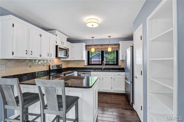 716 Ginger Wood Court, Ballwin, MO 63021