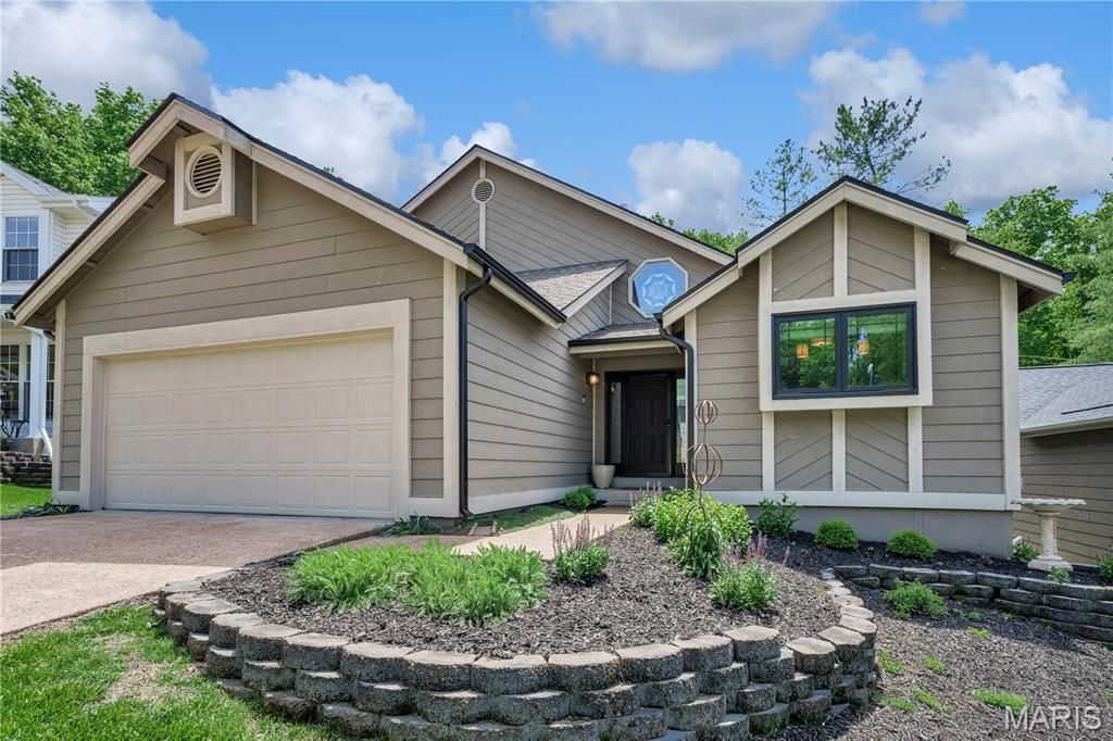 716 Ginger Wood Court, Ballwin, MO 63021