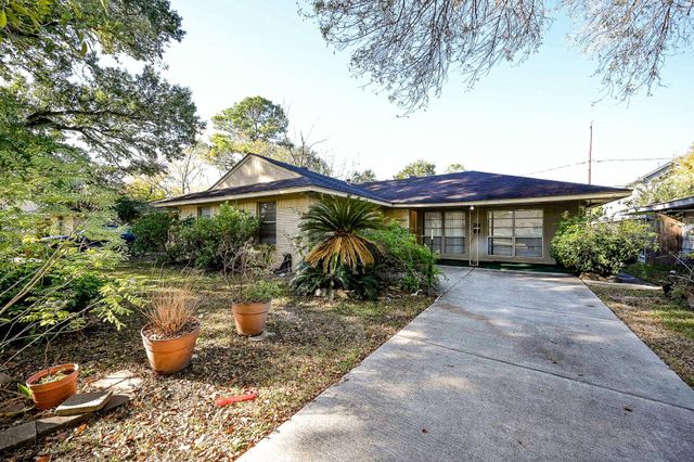 10302 Woodwind Drive, Houston, TX 77025