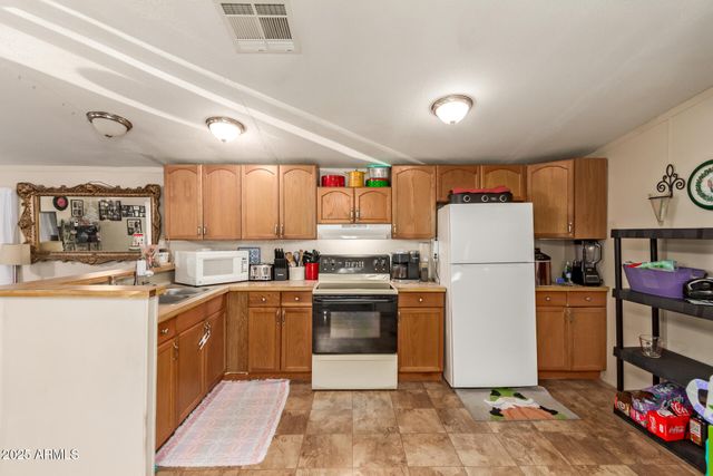 8301 N 103RD Avenue 203, Peoria, AZ 85345