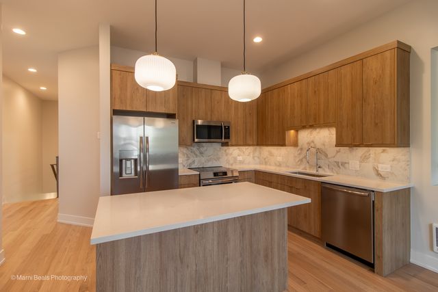 6826 S Langley Avenue, Chicago, IL 60637