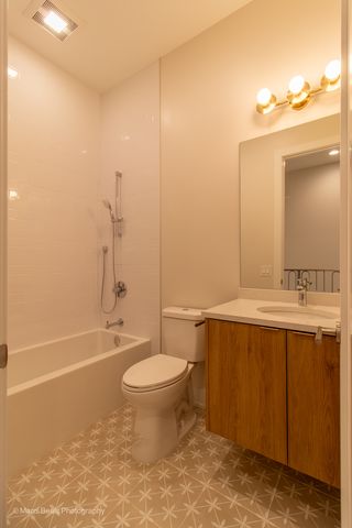 6826 S Langley Avenue, Chicago, IL 60637