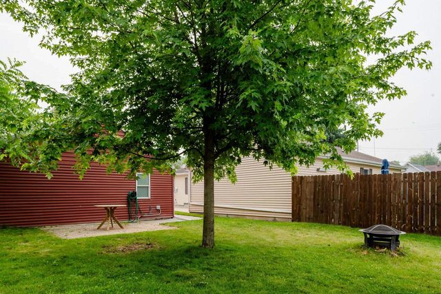 913 JEFFERSON STREET, Little Chute, WI 54140