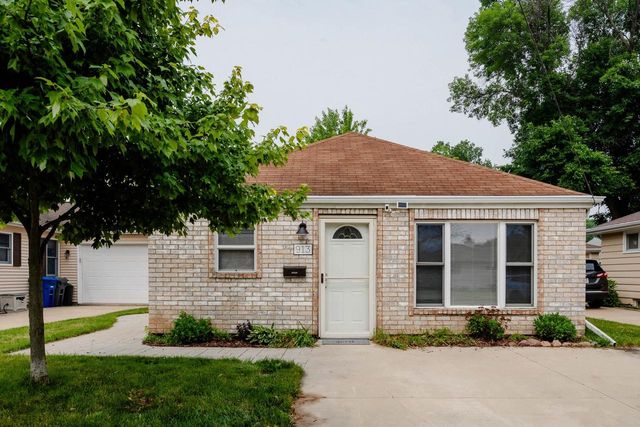 913 JEFFERSON STREET, Little Chute, WI 54140