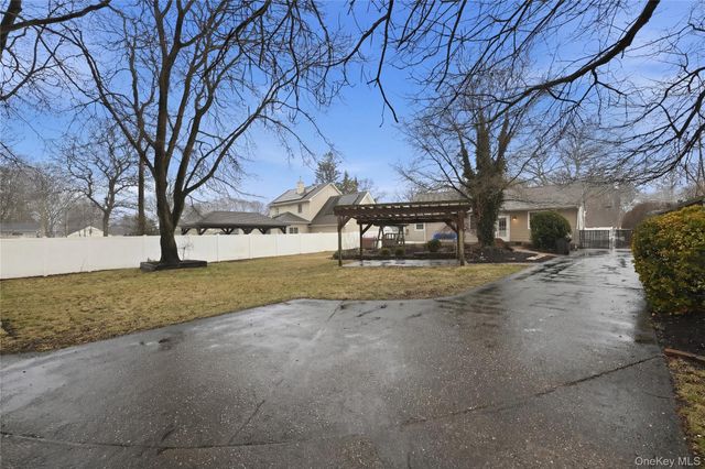 112 Noel Drive, Centereach, NY 11720