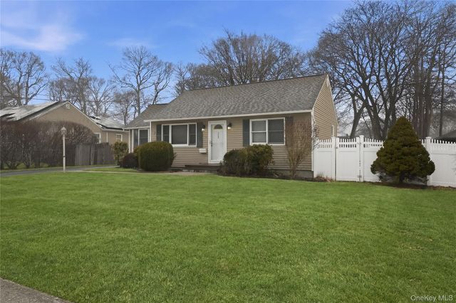 112 Noel Drive, Centereach, NY 11720