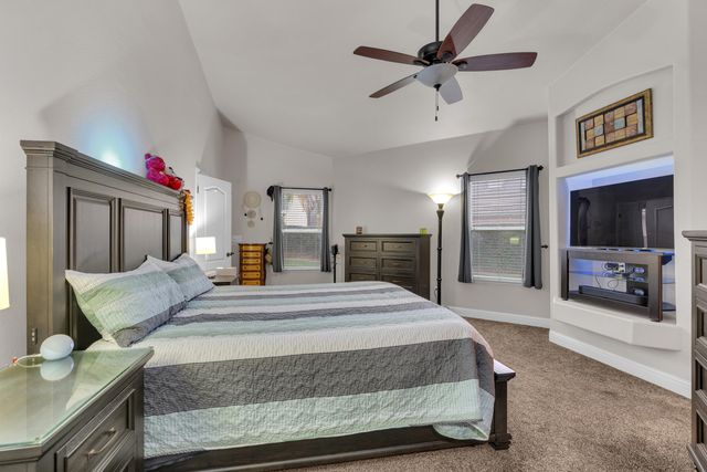 2949 E Palisade Drive, Fresno, CA 93720