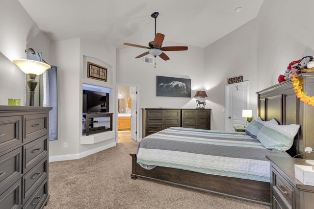 2949 E Palisade Drive, Fresno, CA 93720