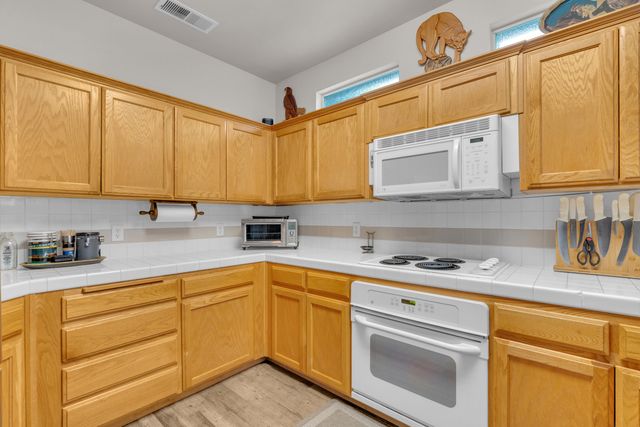 2949 E Palisade Drive, Fresno, CA 93720