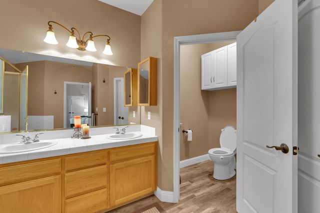 2949 E Palisade Drive, Fresno, CA 93720