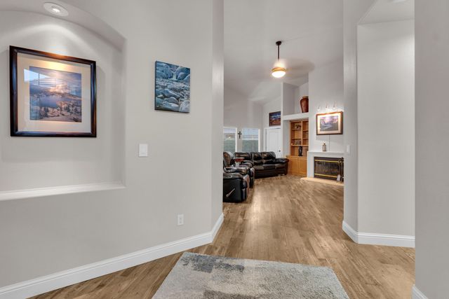 2949 E Palisade Drive, Fresno, CA 93720