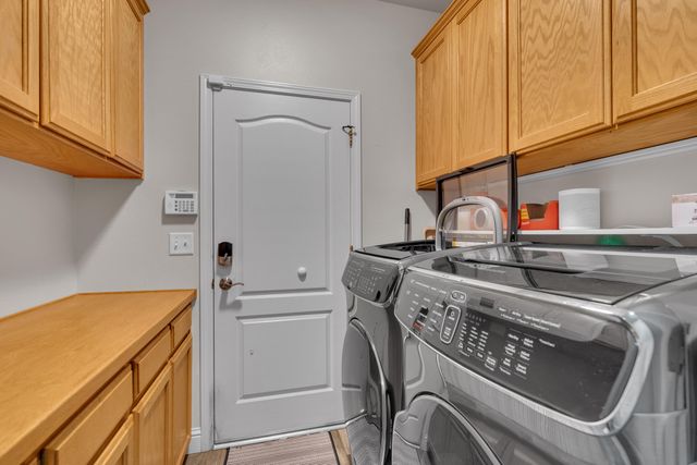 2949 E Palisade Drive, Fresno, CA 93720