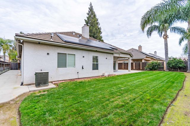 2949 E Palisade Drive, Fresno, CA 93720