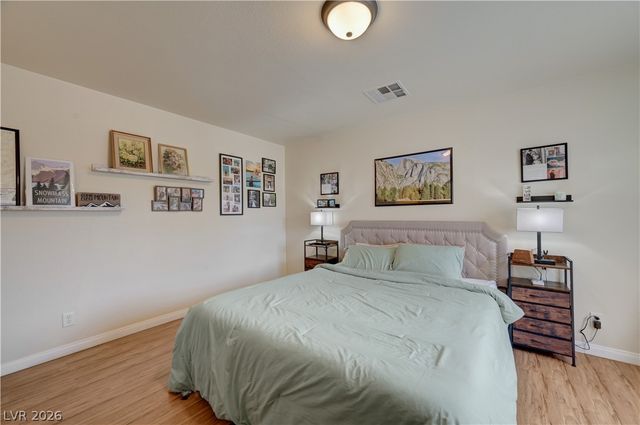 10374 Midnight Iris Street, Las Vegas, NV 89183