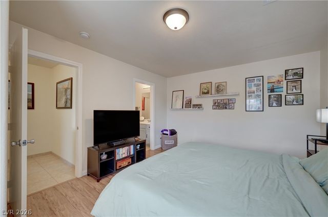 10374 Midnight Iris Street, Las Vegas, NV 89183