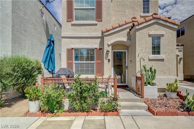 10374 Midnight Iris Street, Las Vegas, NV 89183