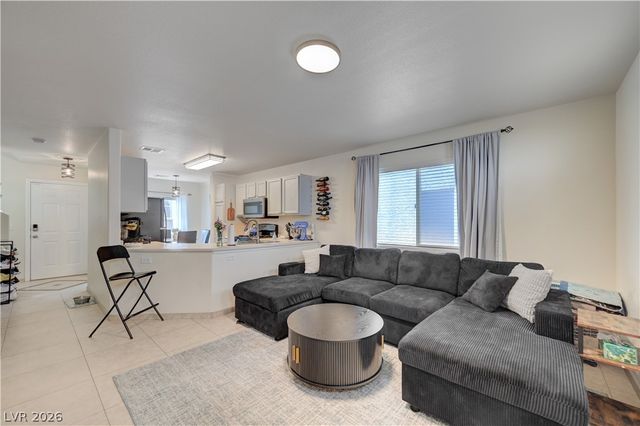 10374 Midnight Iris Street, Las Vegas, NV 89183