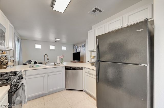 10374 Midnight Iris Street, Las Vegas, NV 89183