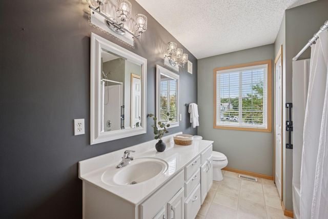 712 Willow Glen Drive, Buffalo, MN 55313