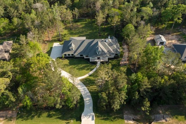 26041 Crown Ranch Boulevard, Montgomery, TX 77316