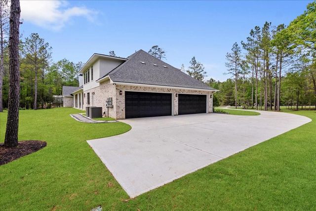 26041 Crown Ranch Boulevard, Montgomery, TX 77316