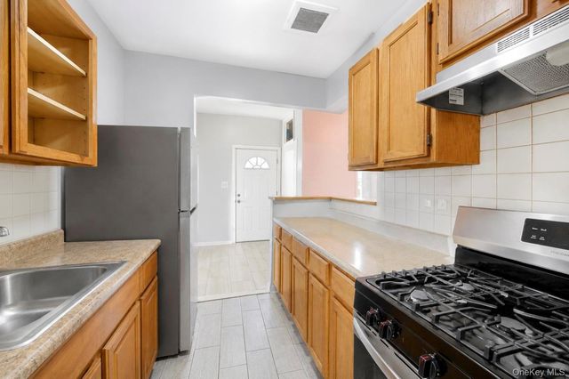 425 Barbey Street, Brooklyn, NY 11207