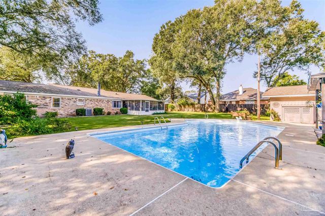 1400 Aries Dr, Pensacola, FL 32514