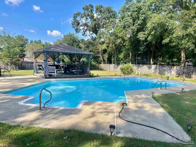 1400 Aries Dr, Pensacola, FL 32514