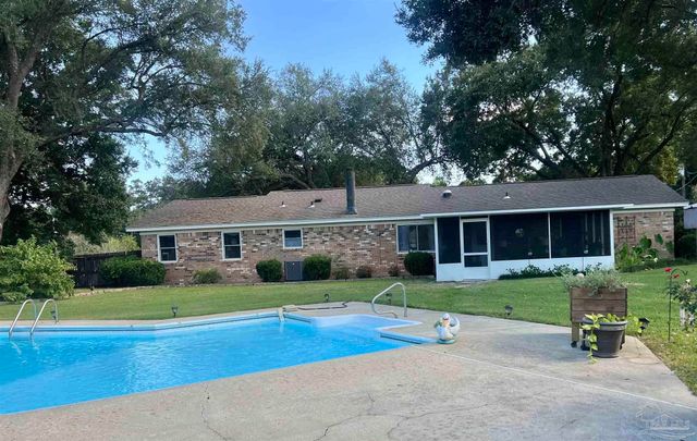 1400 Aries Dr, Pensacola, FL 32514