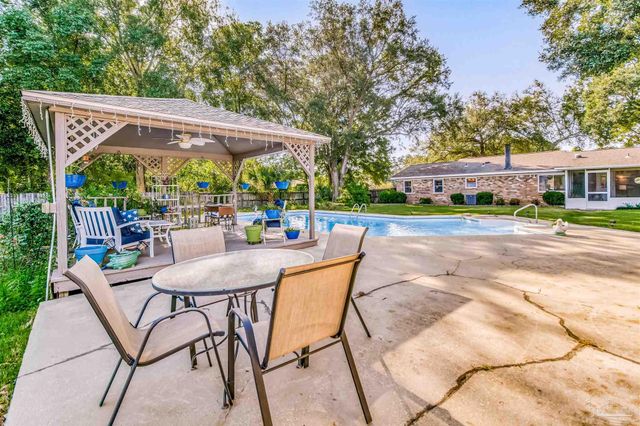 1400 Aries Dr, Pensacola, FL 32514