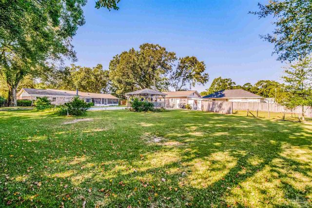 1400 Aries Dr, Pensacola, FL 32514