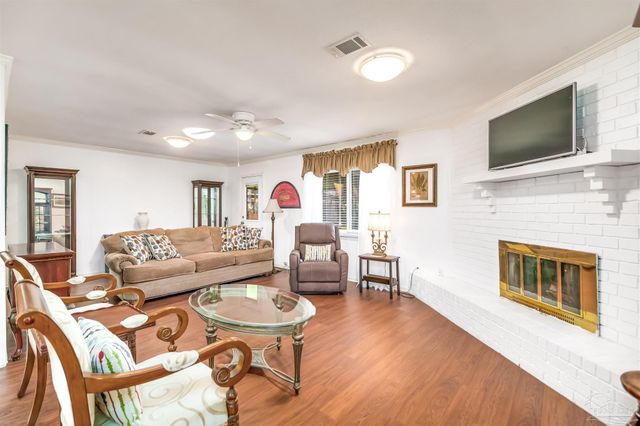 1400 Aries Dr, Pensacola, FL 32514
