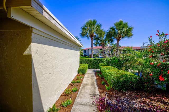 10134 REGAL DRIVE 1, Largo, FL 33774