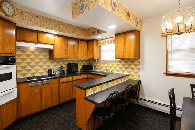 21 Morris Street, Joliet, IL 60436