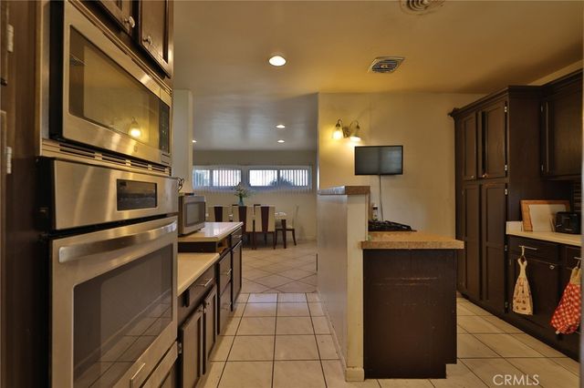 3748 Skylark, Riverside, CA 92505