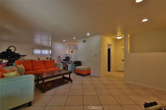 3748 Skylark, Riverside, CA 92505