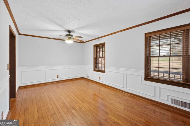 426 Riverlake Court, Woodstock, GA 30188