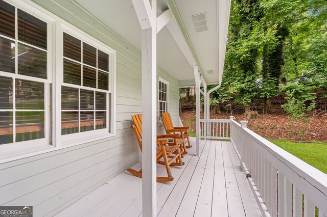 426 Riverlake Court, Woodstock, GA 30188